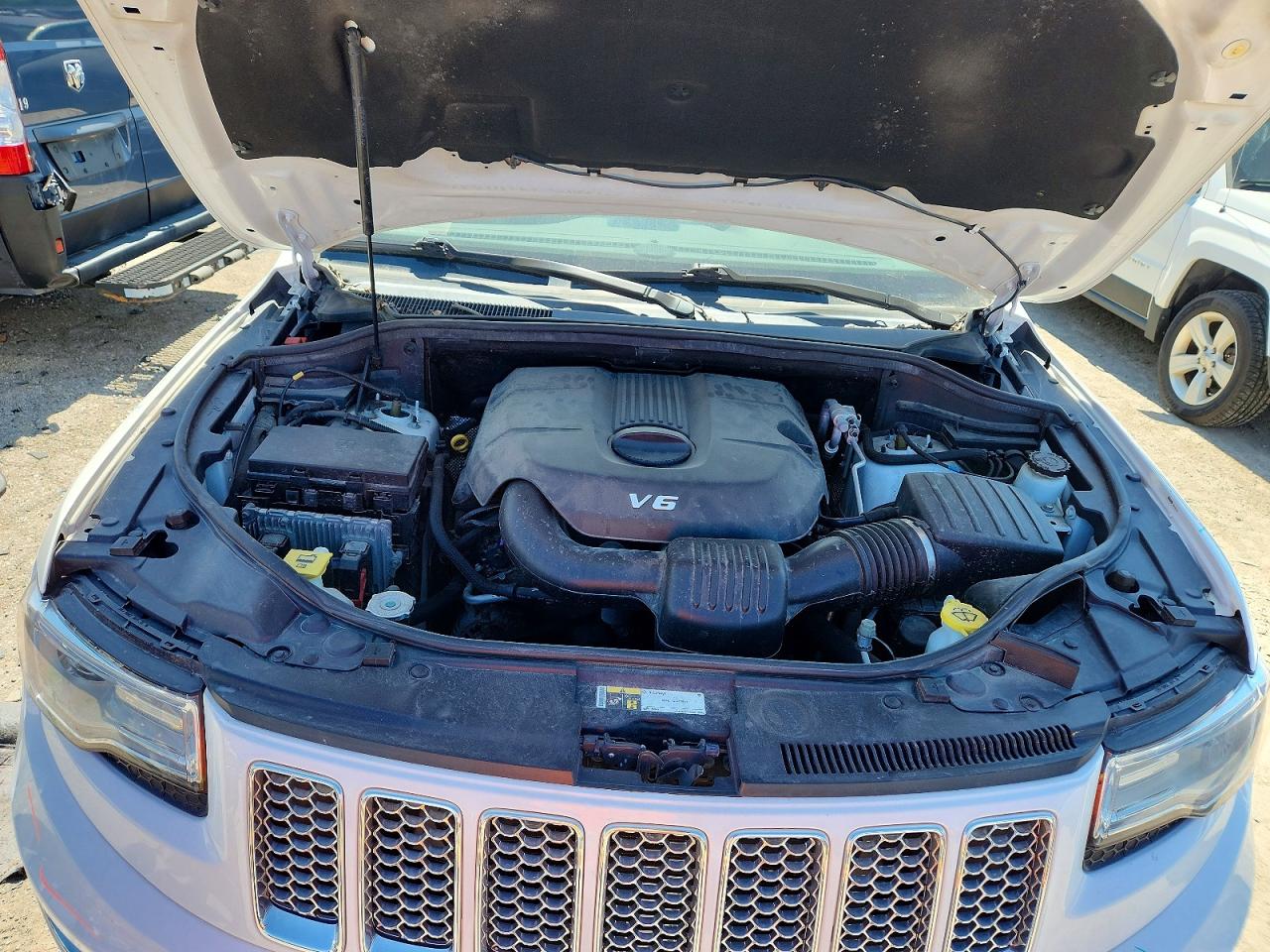 2015 JEEP GRAND CHEROKEE SUMMIT photo 23