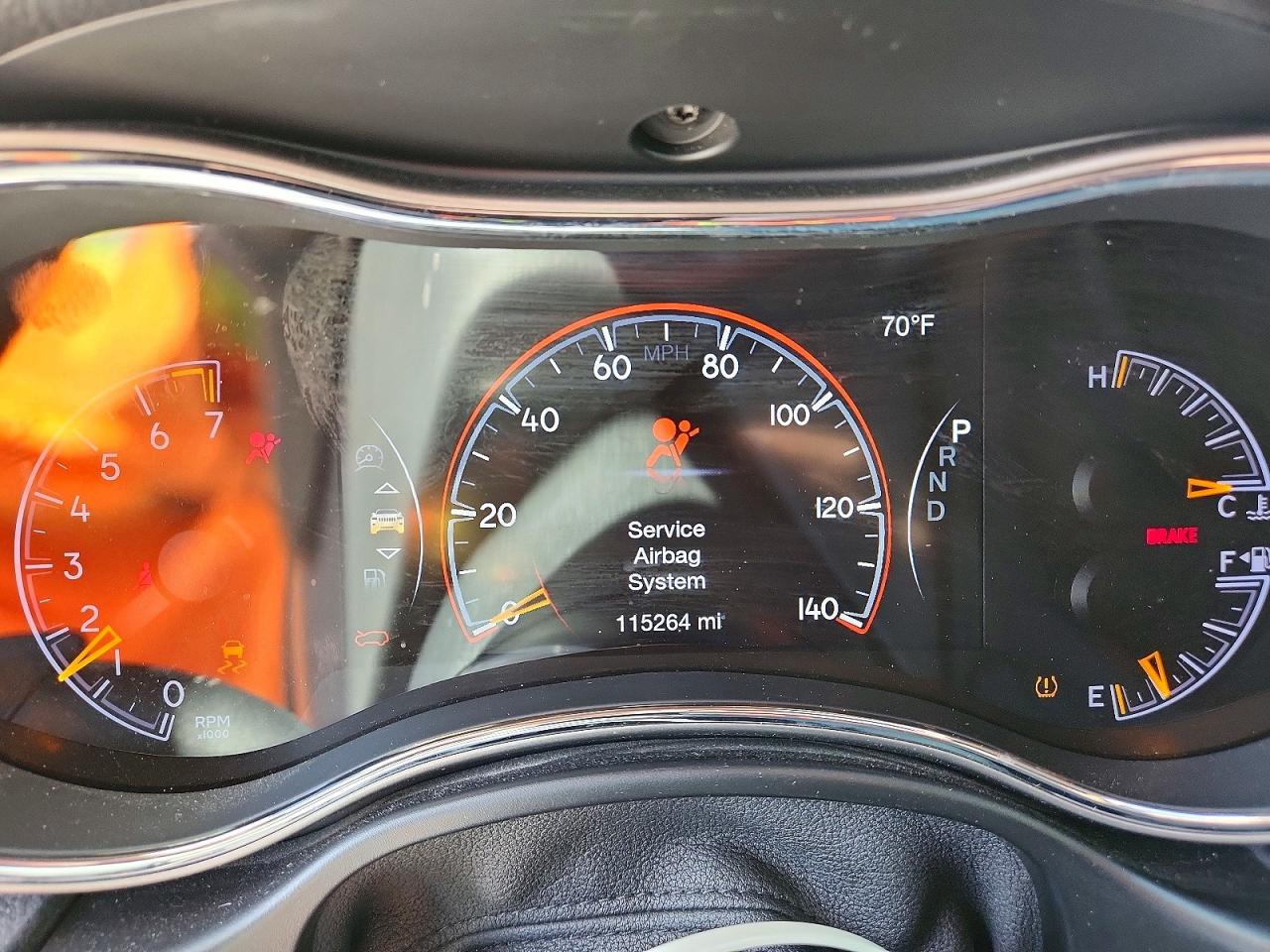 2019 JEEP GRAND CHEROKEE LAREDO photo 17