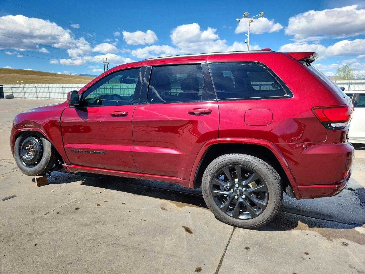 2019 JEEP GRAND CHEROKEE LAREDO photo 3