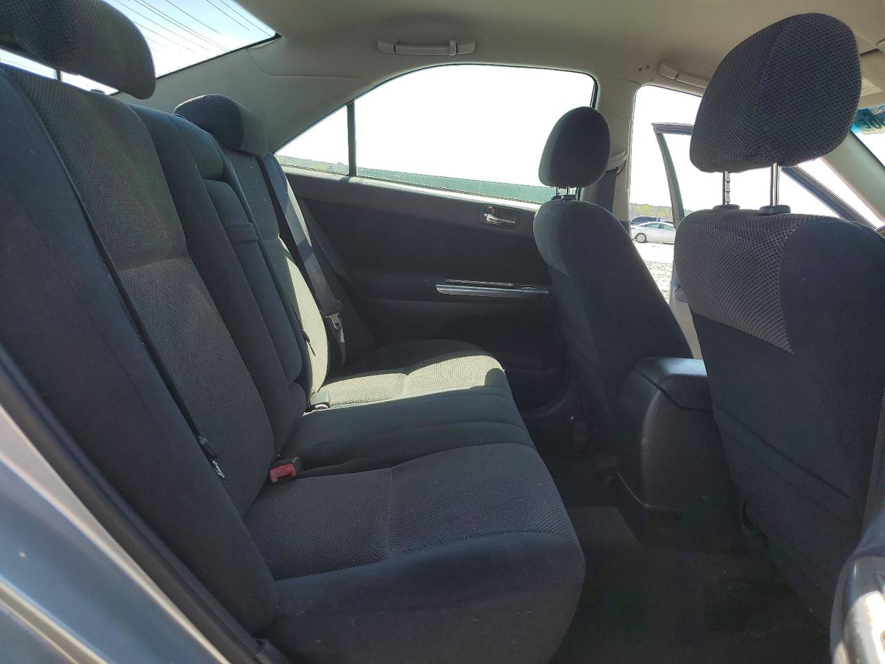 2002 TOYOTA CAMRY SE V6 photo 19