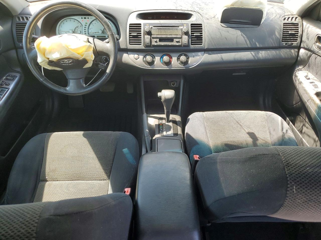 2002 TOYOTA CAMRY SE V6 photo 15