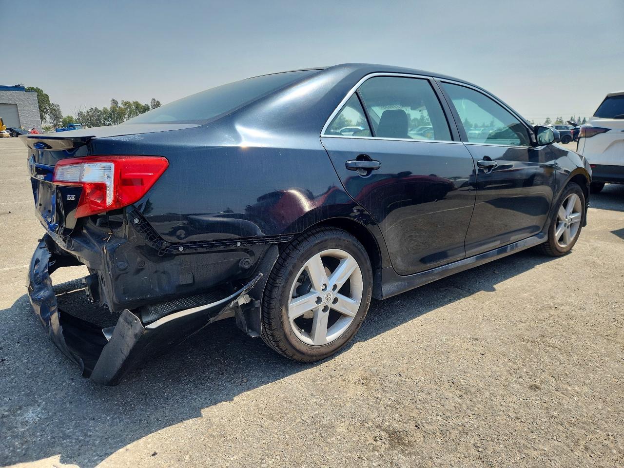 2012 TOYOTA CAMRY SE photo 7