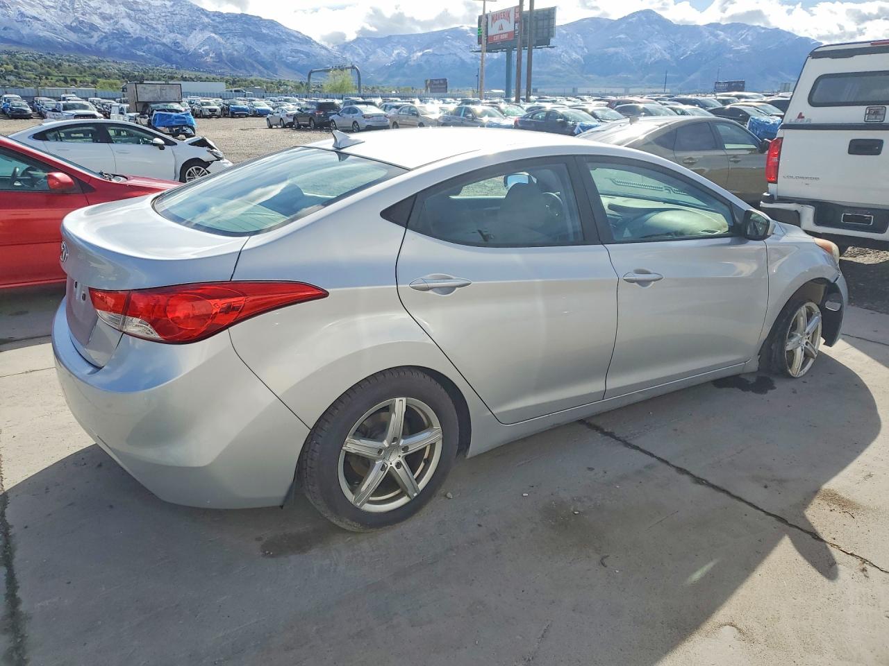 2013 HYUNDAI ELANTRA GLS photo 5