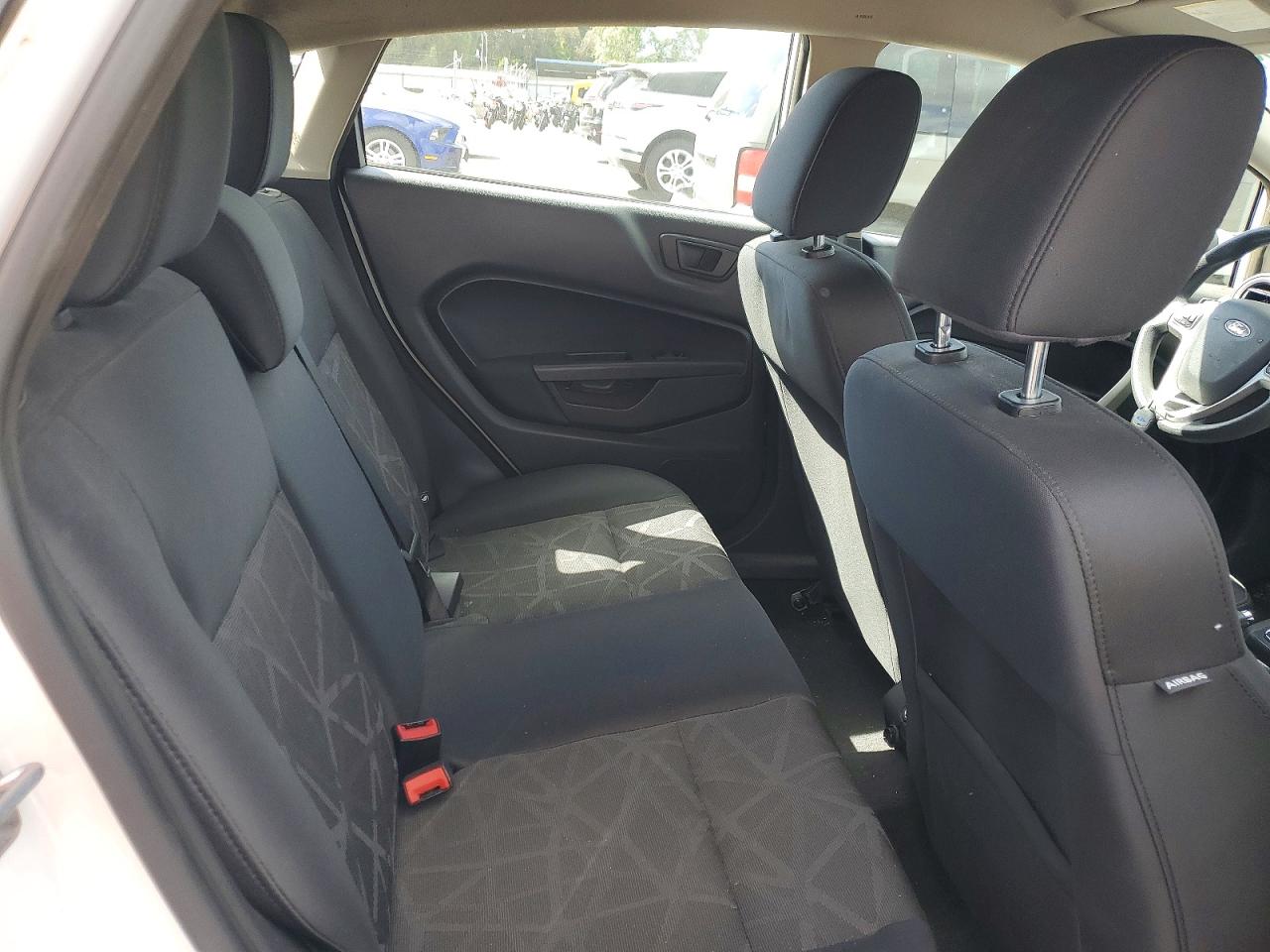 2011 FORD FIESTA SE photo 10