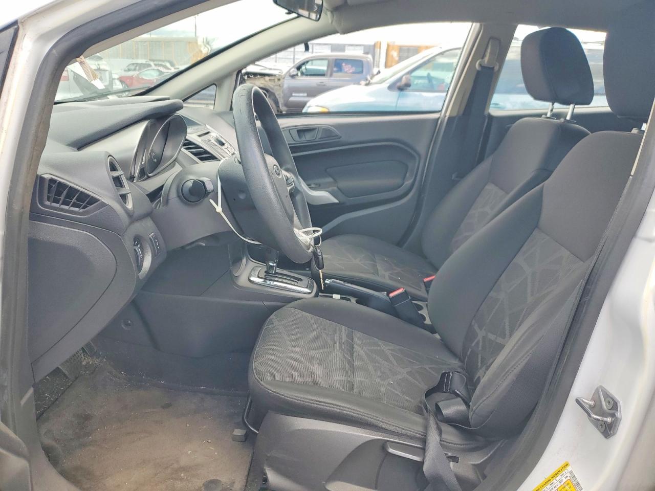 2011 FORD FIESTA SE photo 7