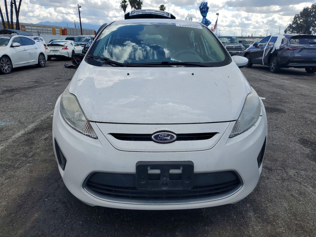 2011 FORD FIESTA SE photo 5