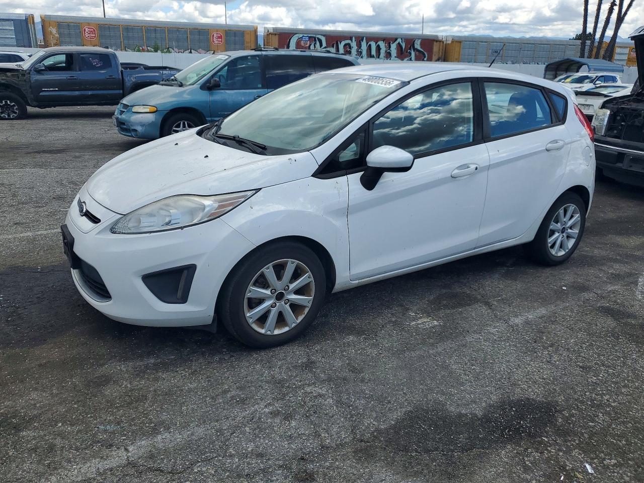 2011 FORD FIESTA