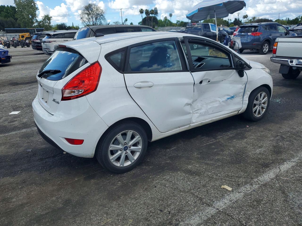 2011 FORD FIESTA SE photo 3