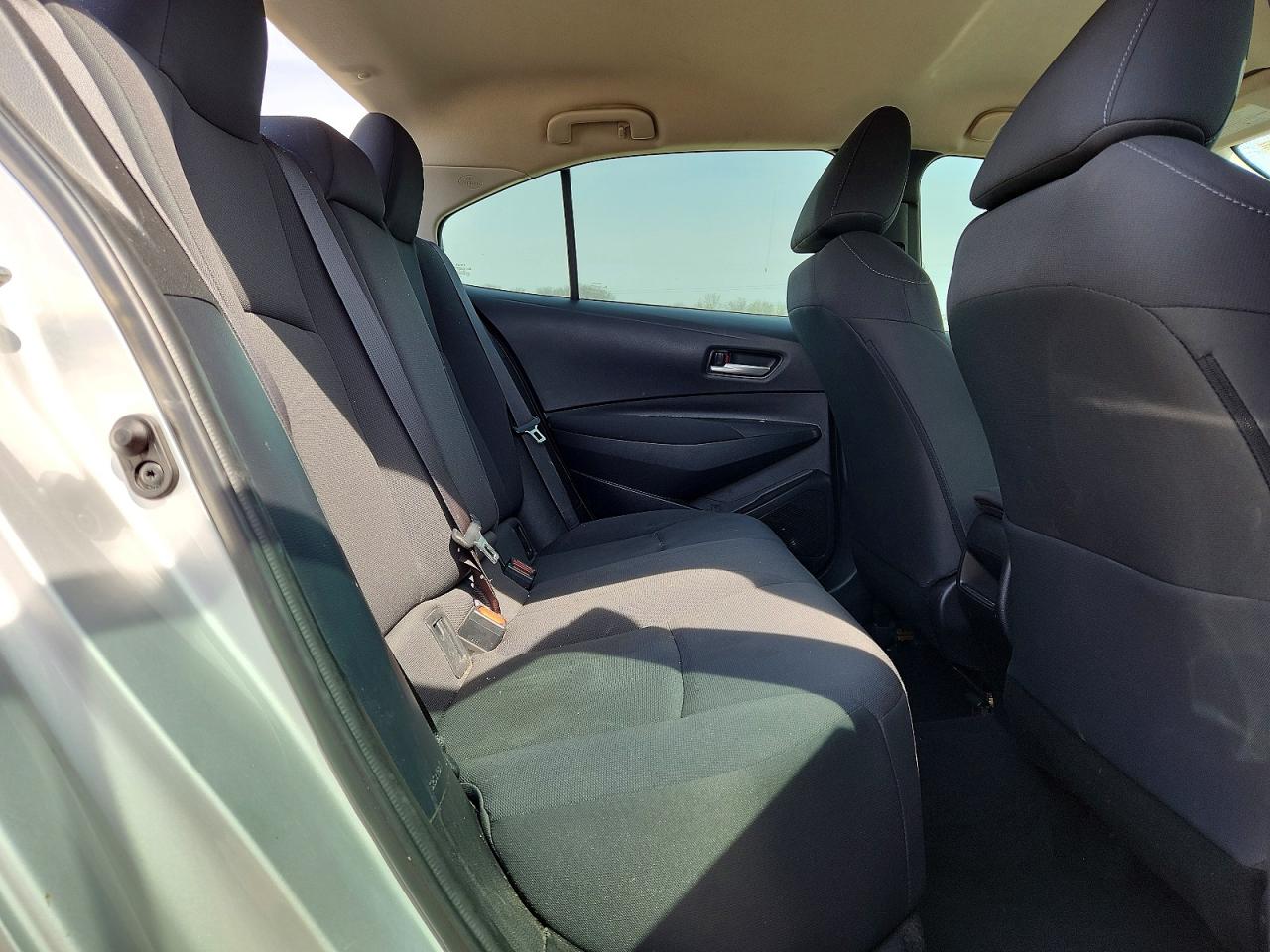 2021 TOYOTA COROLLA LE photo 19