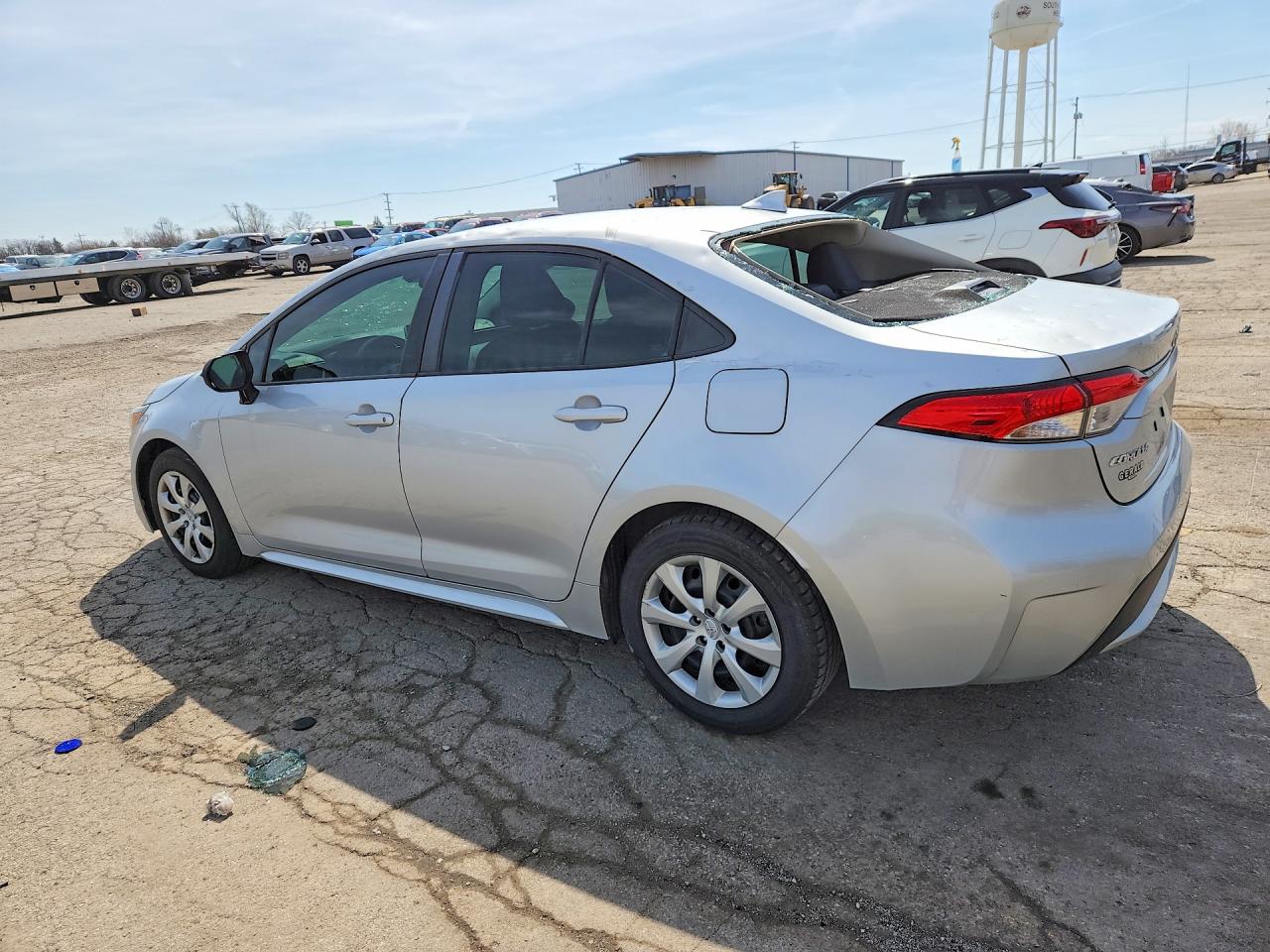 2021 TOYOTA COROLLA LE photo 3