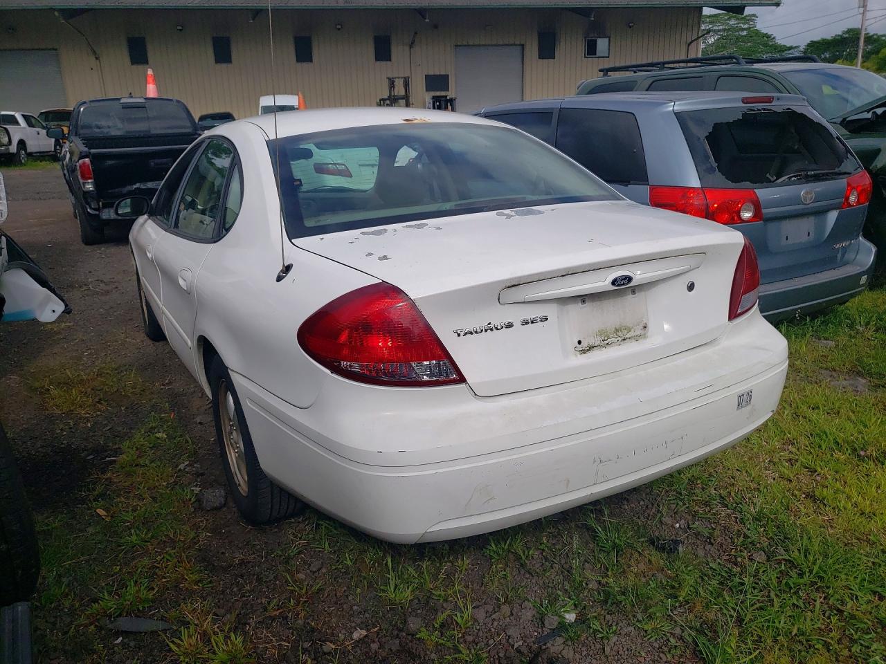 2004 FORD TAURUS SES photo 3