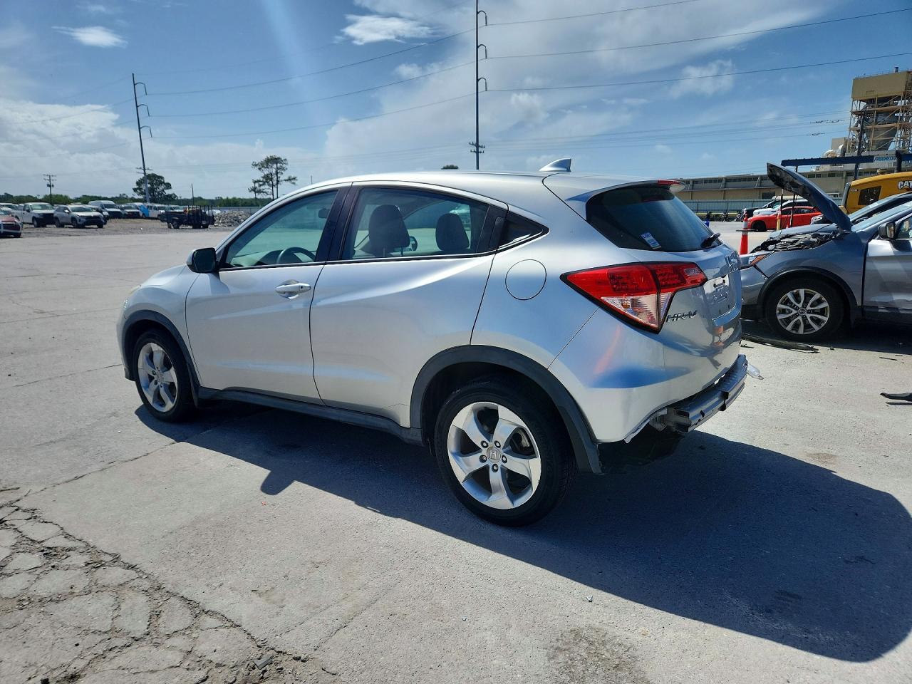 2016 HONDA HR-V LX photo 2