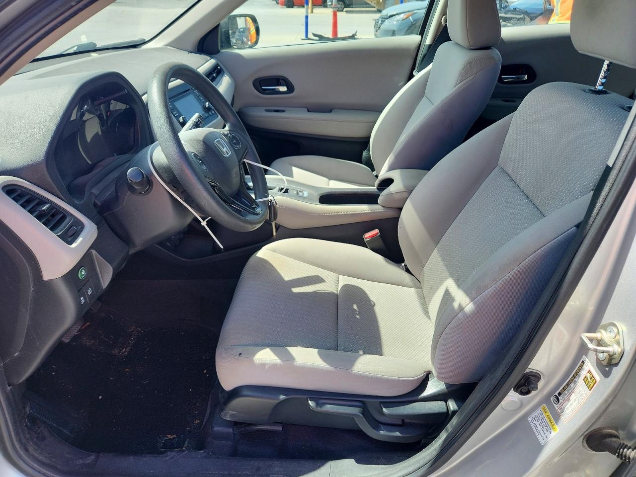 2016 HONDA HR-V LX photo 7