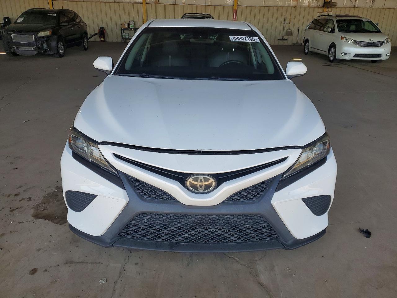 2018 TOYOTA CAMRY SE photo 9