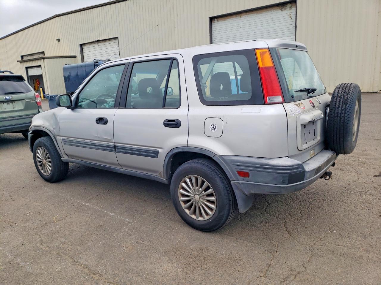 2001 HONDA CR-V LX photo 3