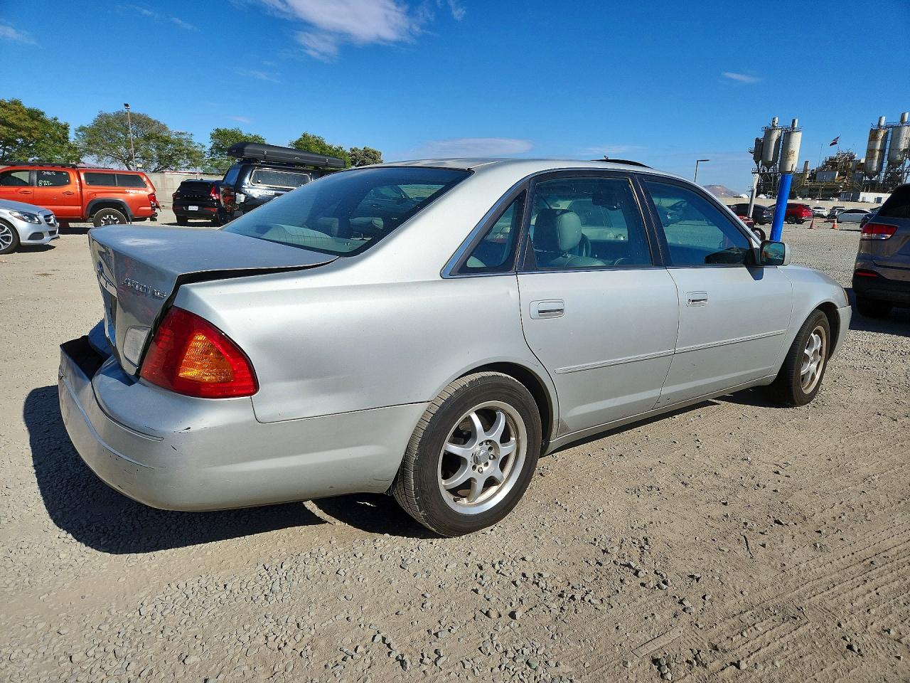 2002 TOYOTA AVALON XLS photo 3