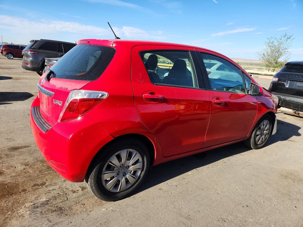 2012 TOYOTA YARIS 5-DOOR L photo 3