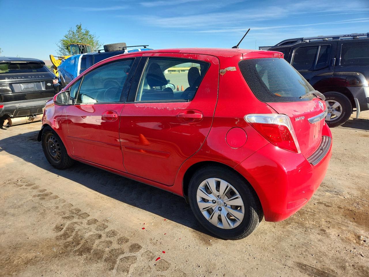 2012 TOYOTA YARIS 5-DOOR L photo 2