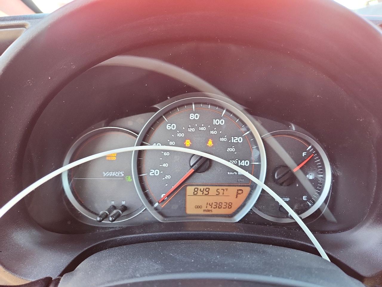2012 TOYOTA YARIS 5-DOOR L photo 9