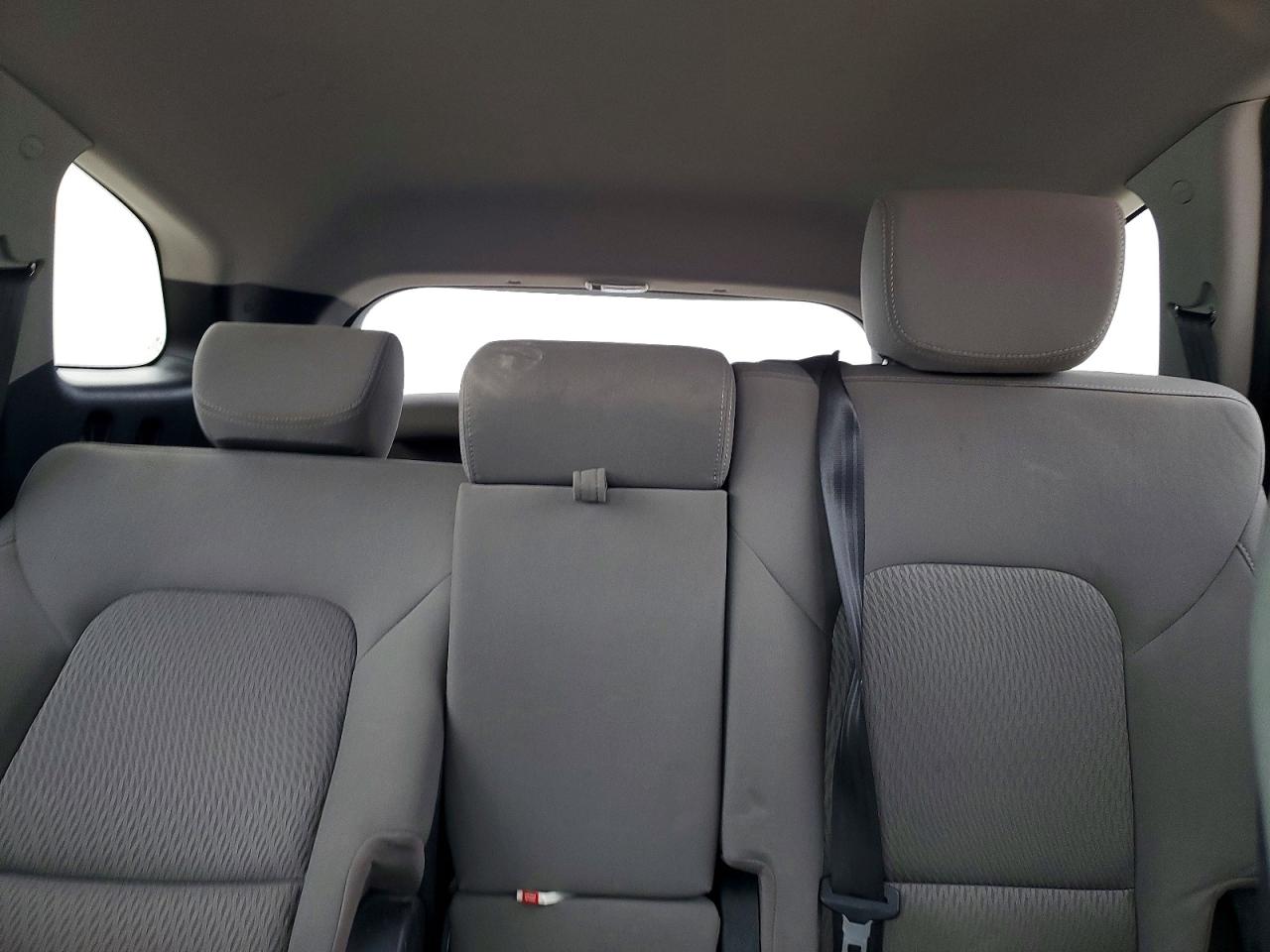 2016 HYUNDAI SANTA FE SE photo 28