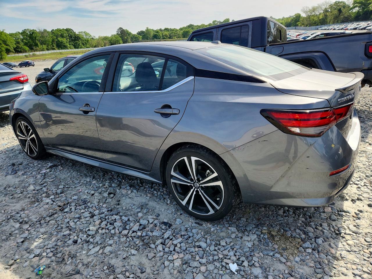 2022 NISSAN SENTRA SR photo 2