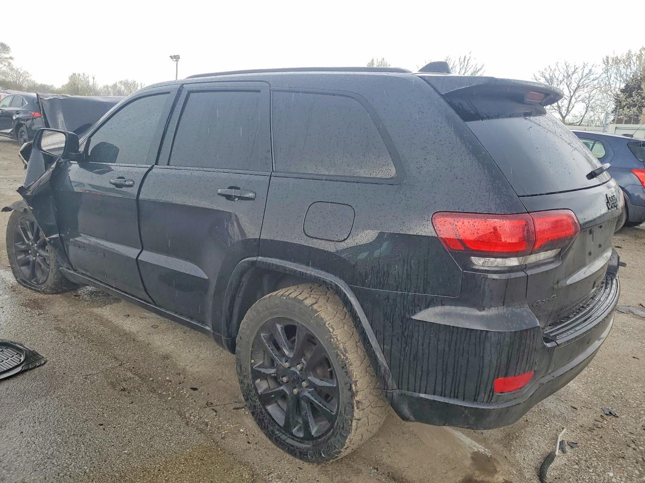 2020 JEEP GRAND CHEROKEE LAREDO photo 4