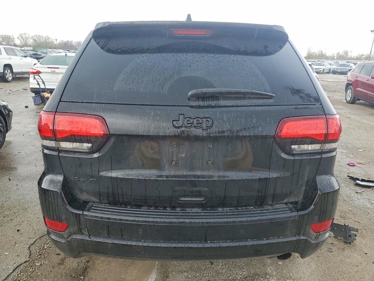 2020 JEEP GRAND CHEROKEE LAREDO photo 16