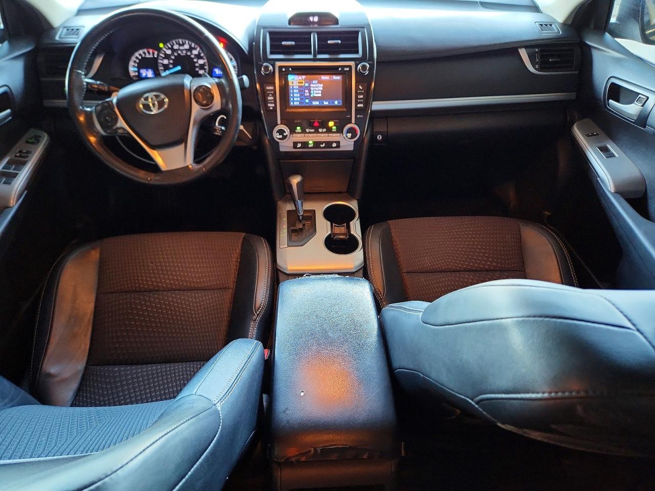 2013 TOYOTA CAMRY SE photo 15