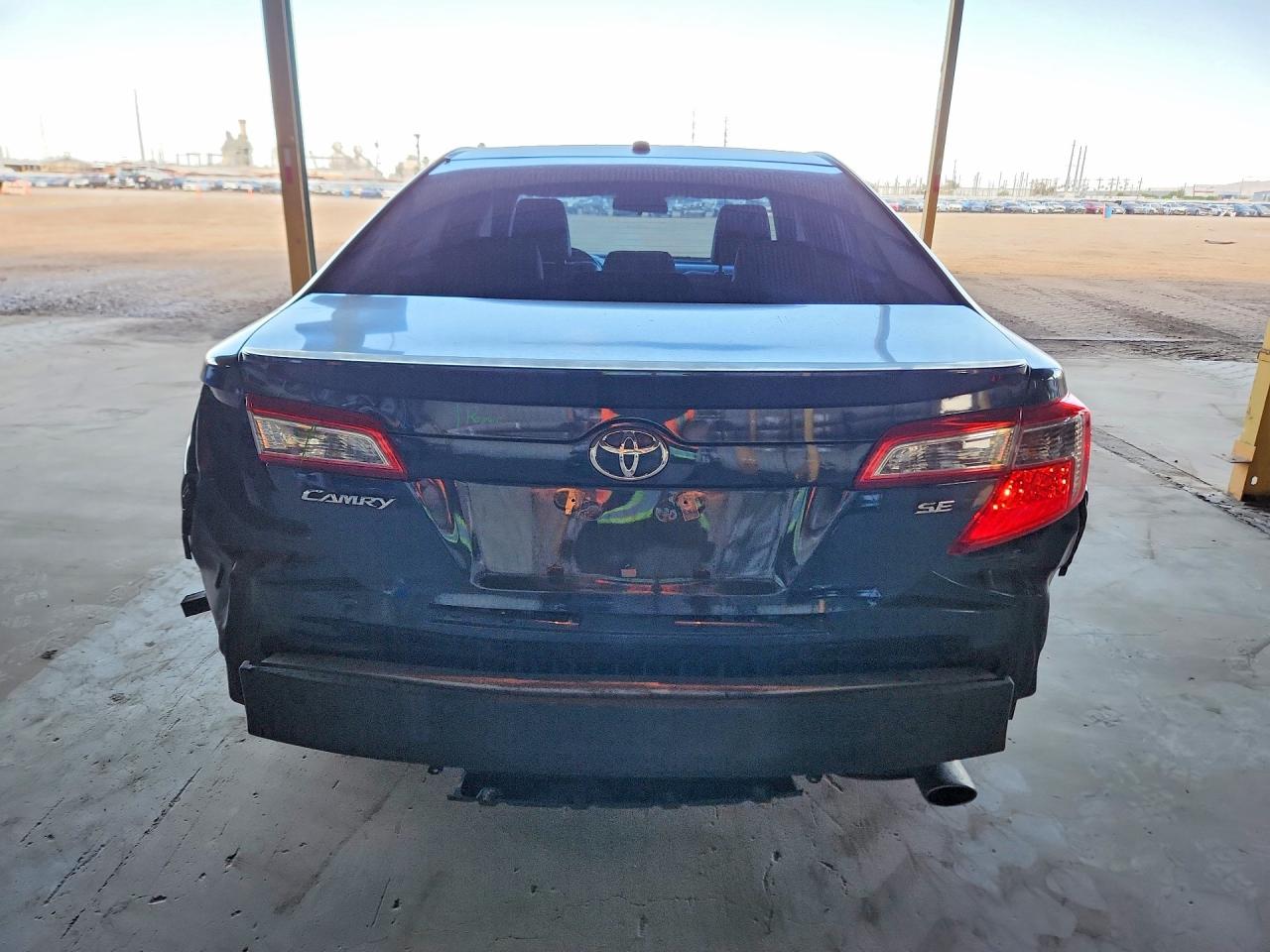 2013 TOYOTA CAMRY SE photo 11