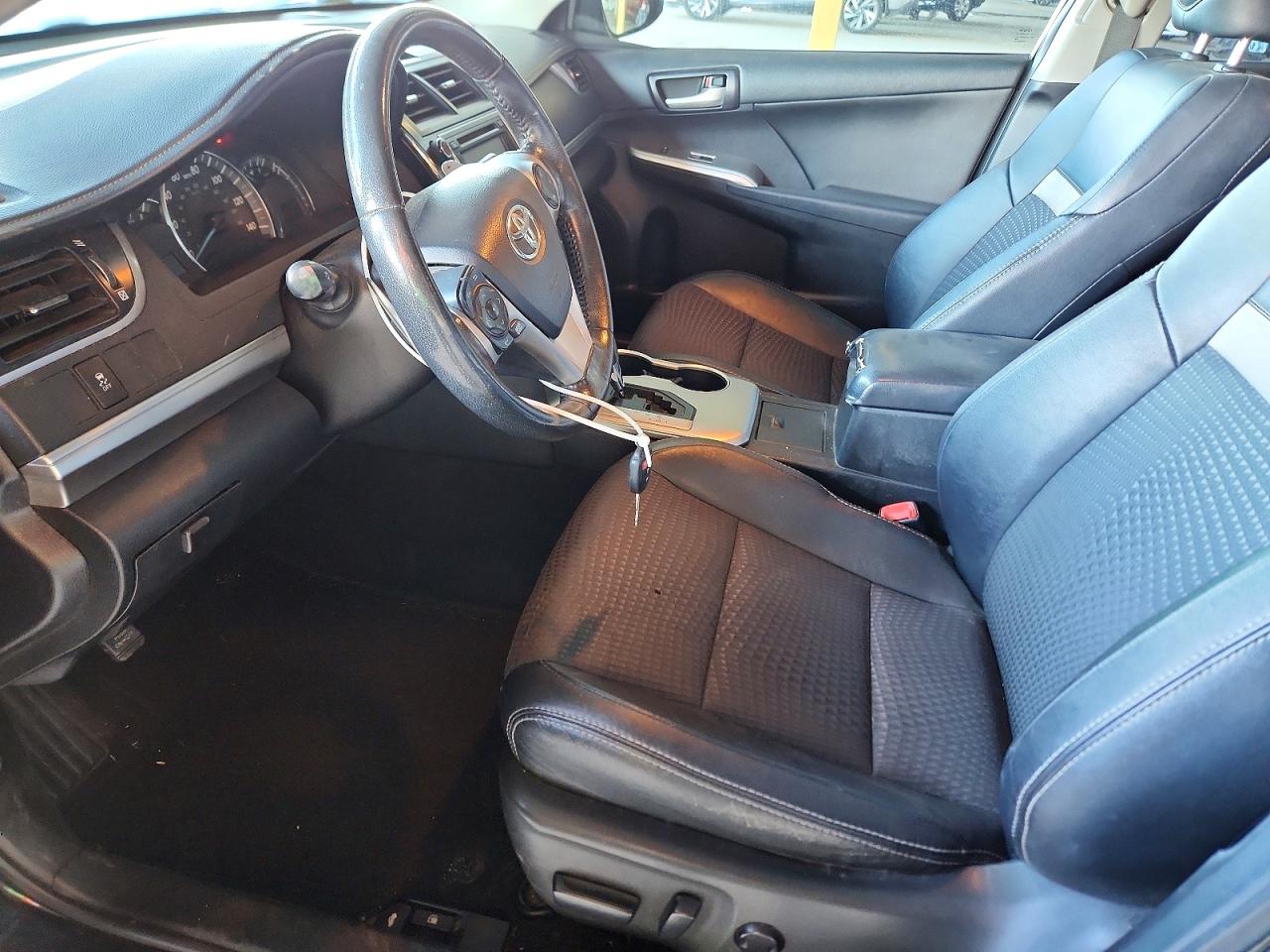 2013 TOYOTA CAMRY SE photo 13