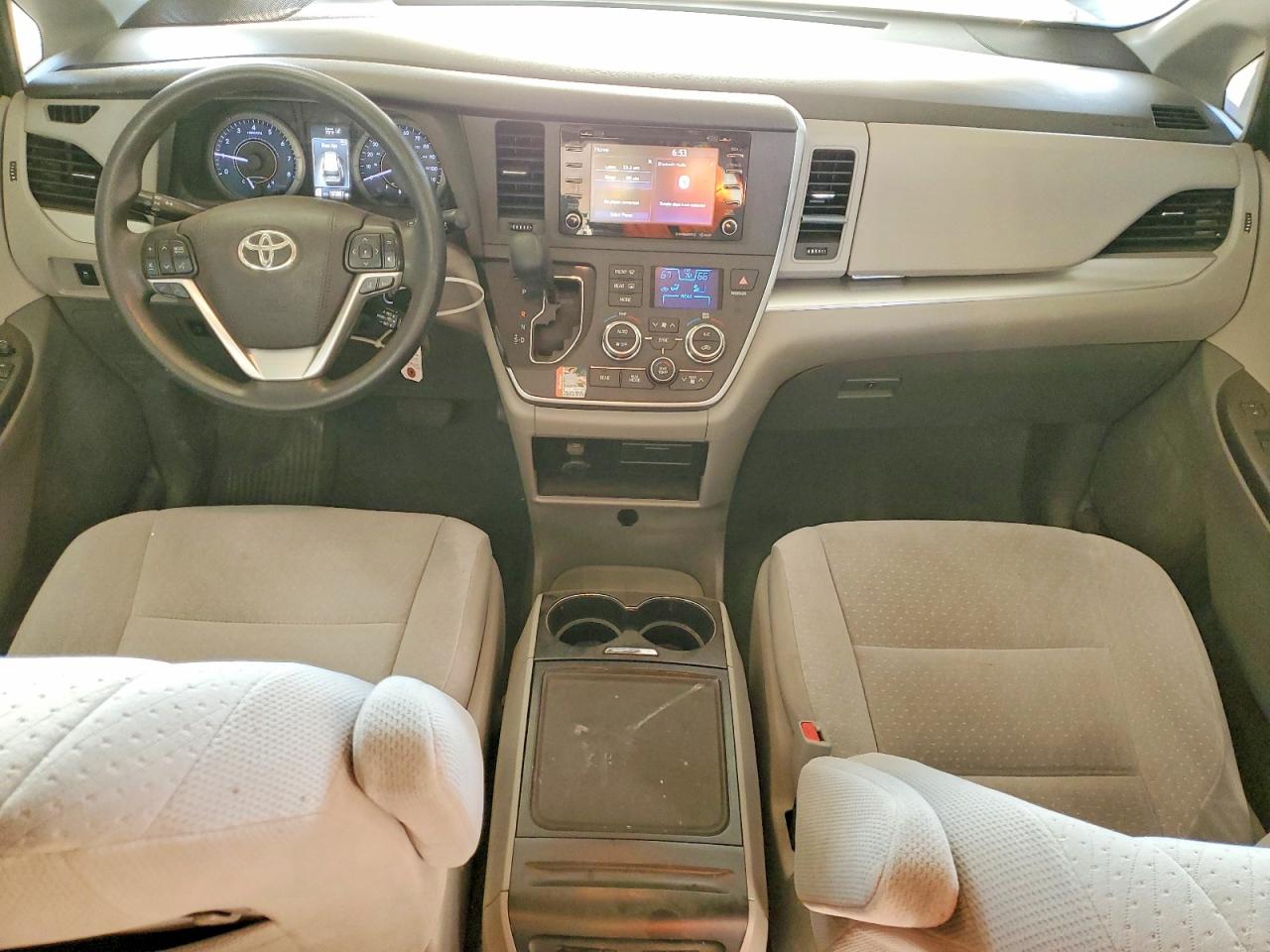 2020 TOYOTA SIENNA LE 8-PASSENGER photo 15