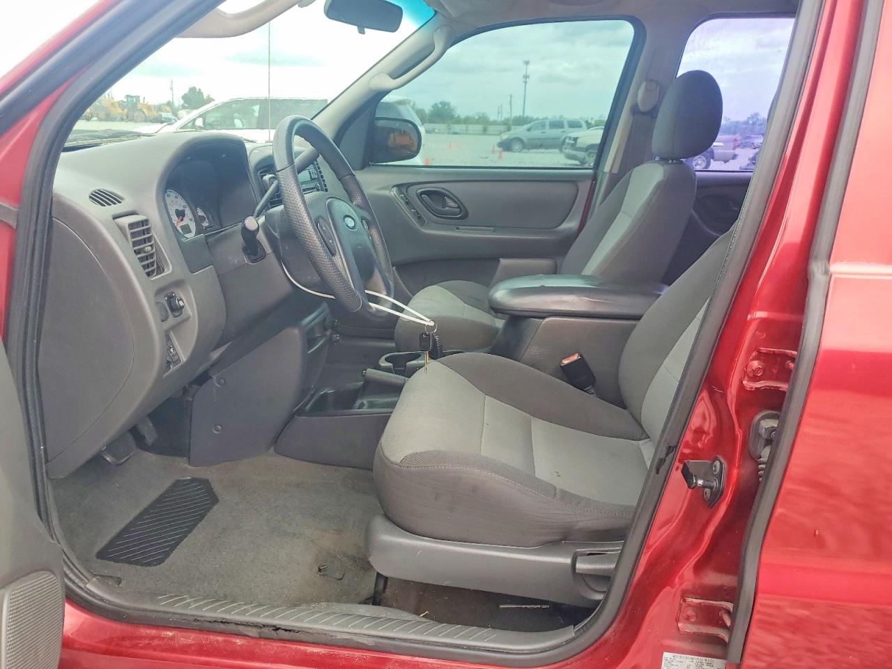 2004 FORD ESCAPE XLS photo 13