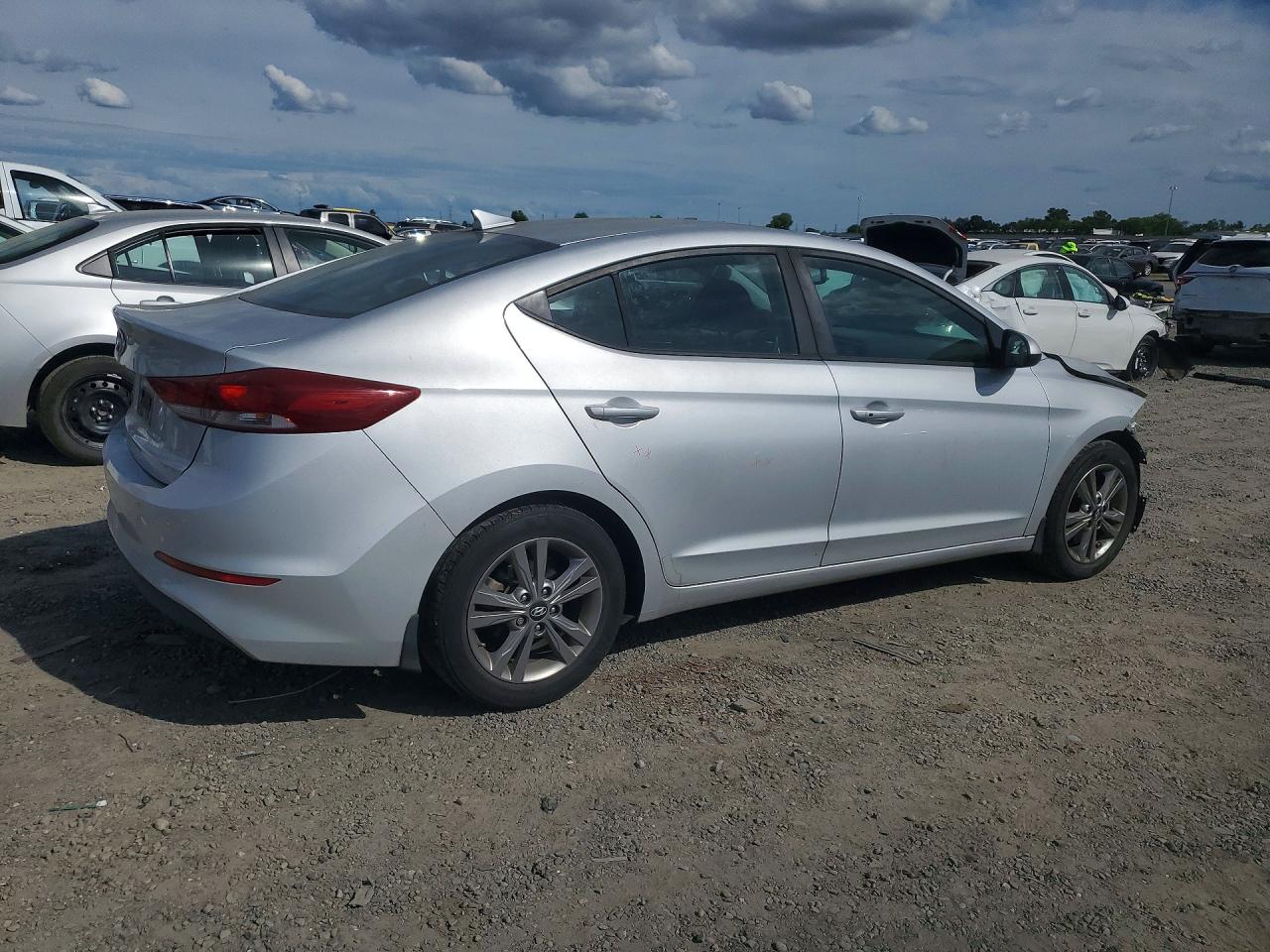 2018 HYUNDAI ELANTRA VALUE EDITION photo 3