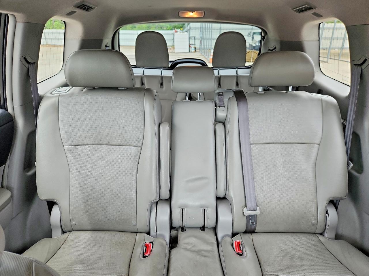 2013 TOYOTA HIGHLANDER LIMITED photo 10