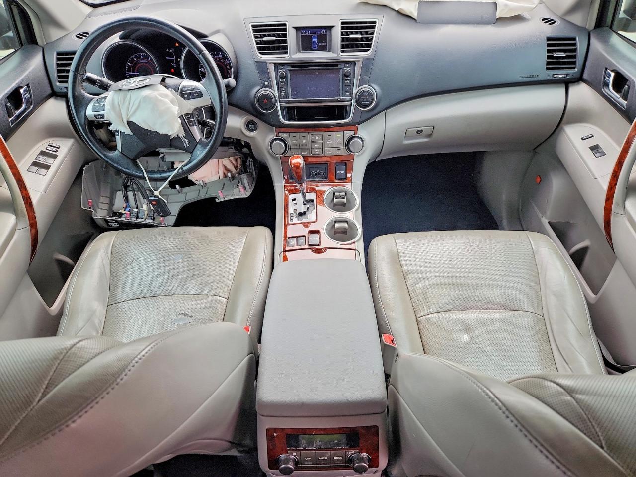 2013 TOYOTA HIGHLANDER LIMITED photo 8