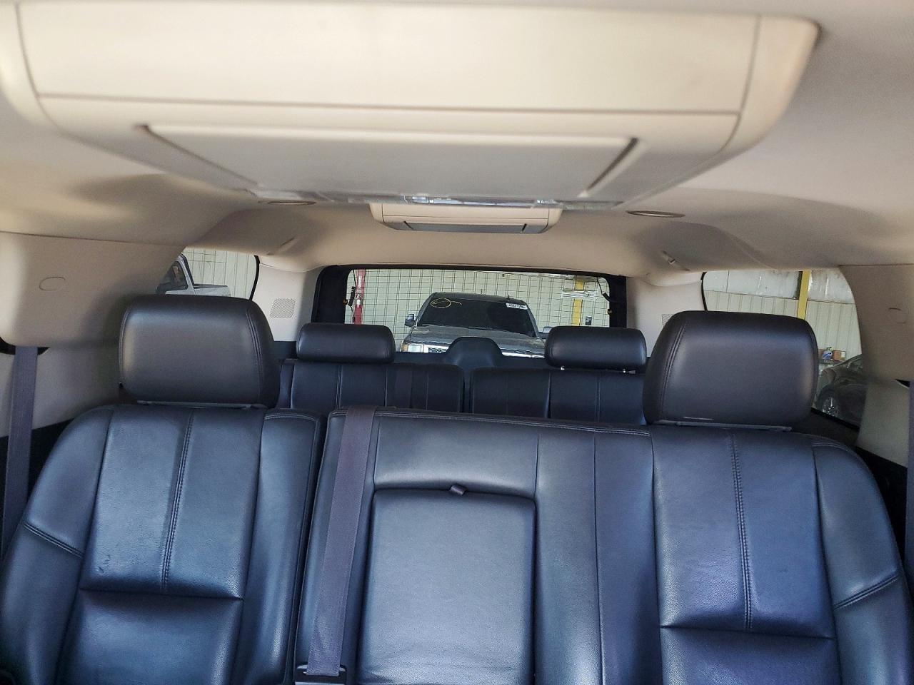 2013 CHEVROLET SUBURBAN K1500 LT photo 19