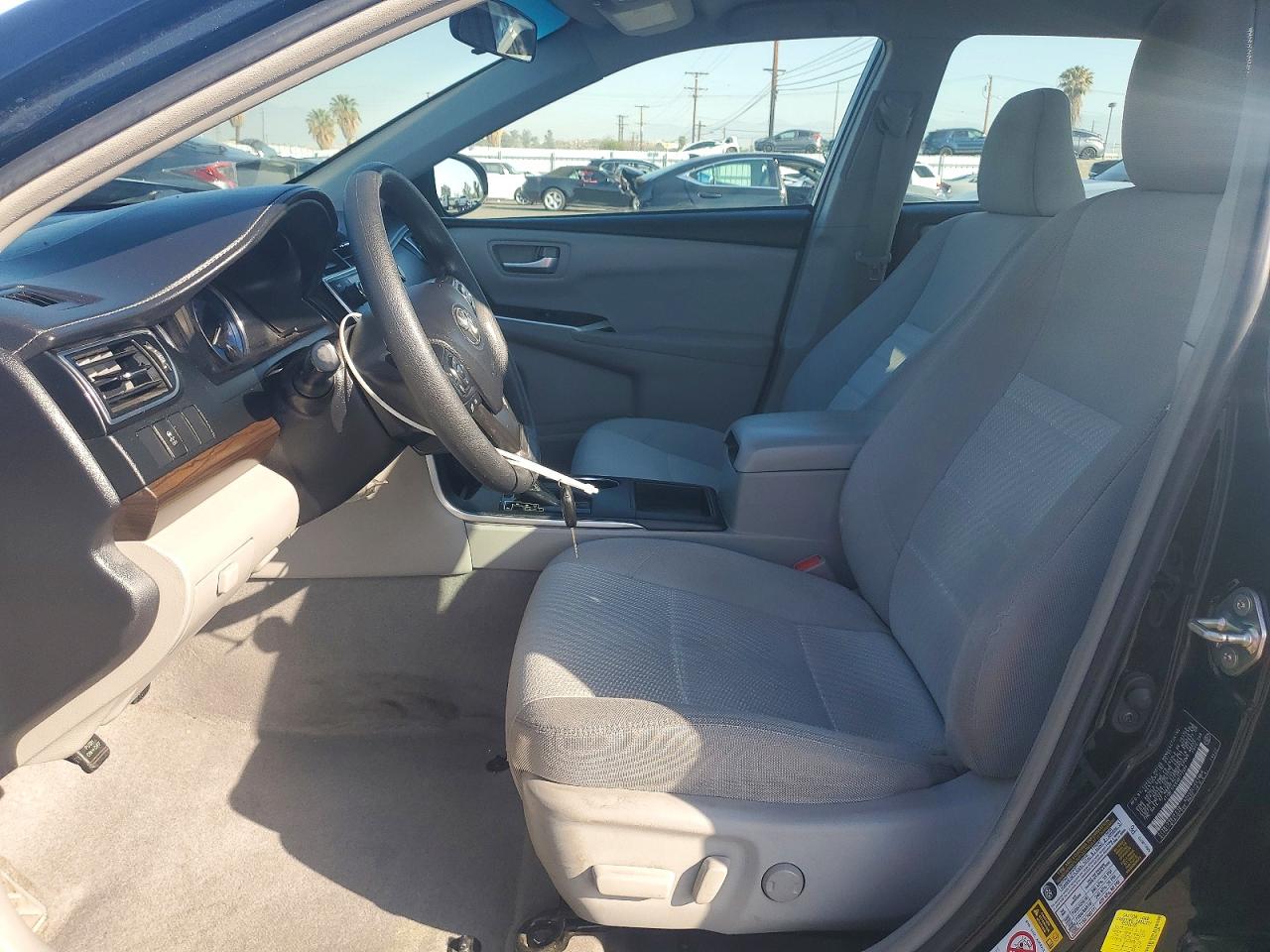2017 TOYOTA CAMRY LE photo 19