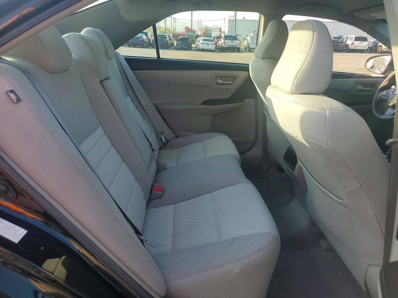 2017 TOYOTA CAMRY LE photo 28