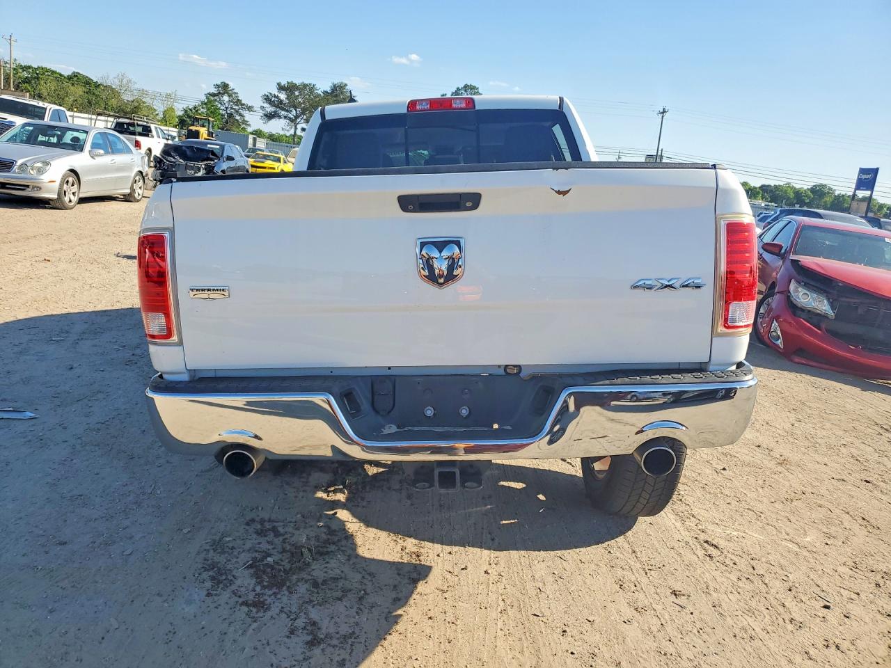 2016 RAM 1500 LARAMIE photo 11