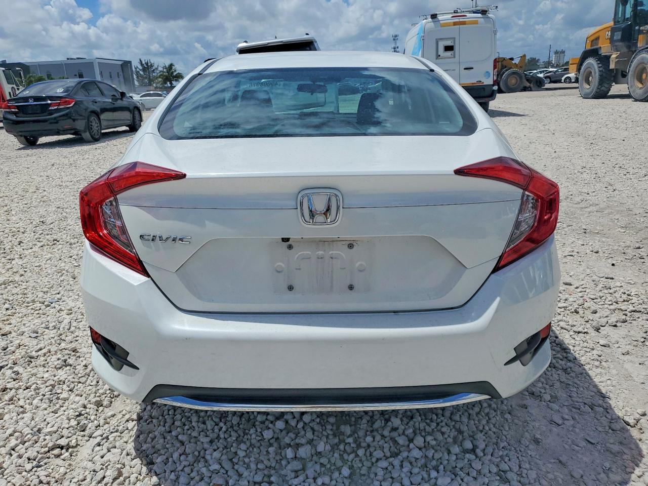 2020 HONDA CIVIC LX photo 11
