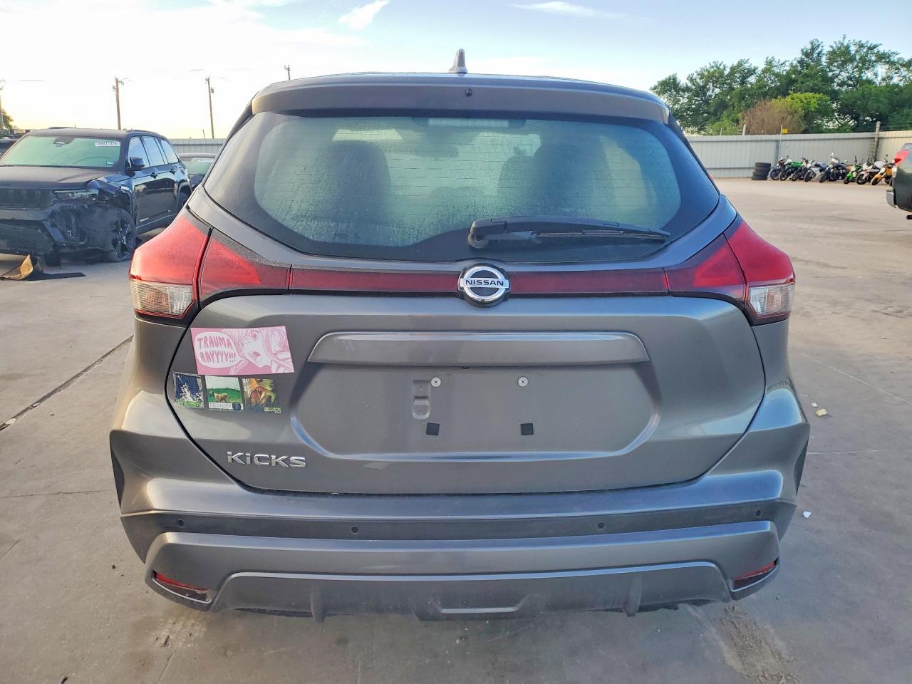 2021 NISSAN KICKS S photo 11