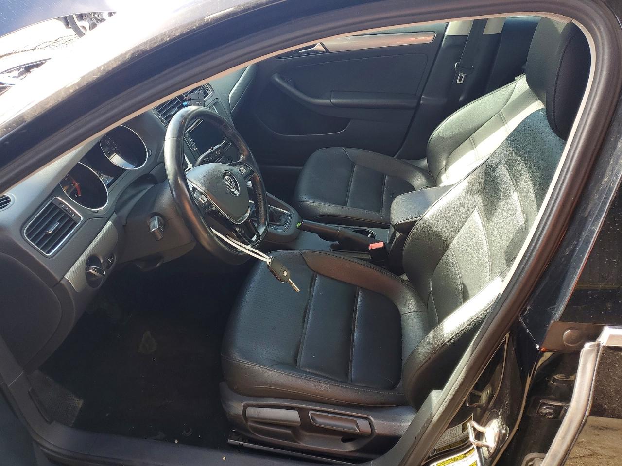 2016 VOLKSWAGEN JETTA SE photo 13
