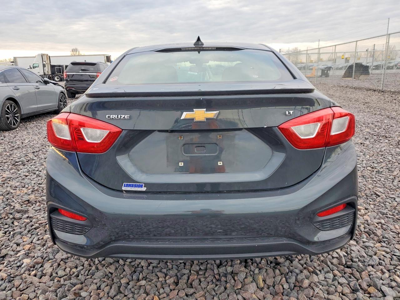 2017 CHEVROLET CRUZE LT photo 6