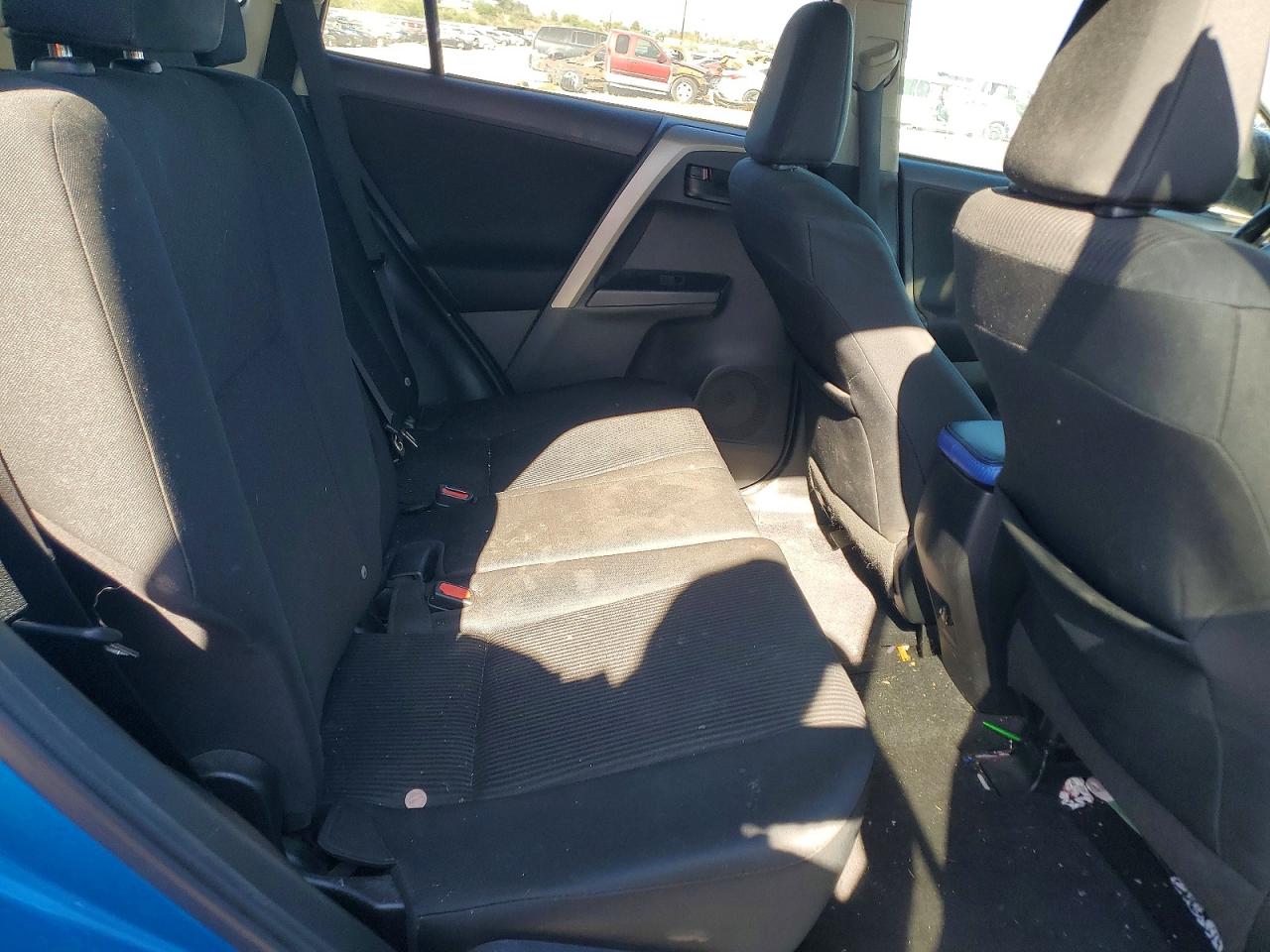 2016 TOYOTA RAV4 LE photo 19