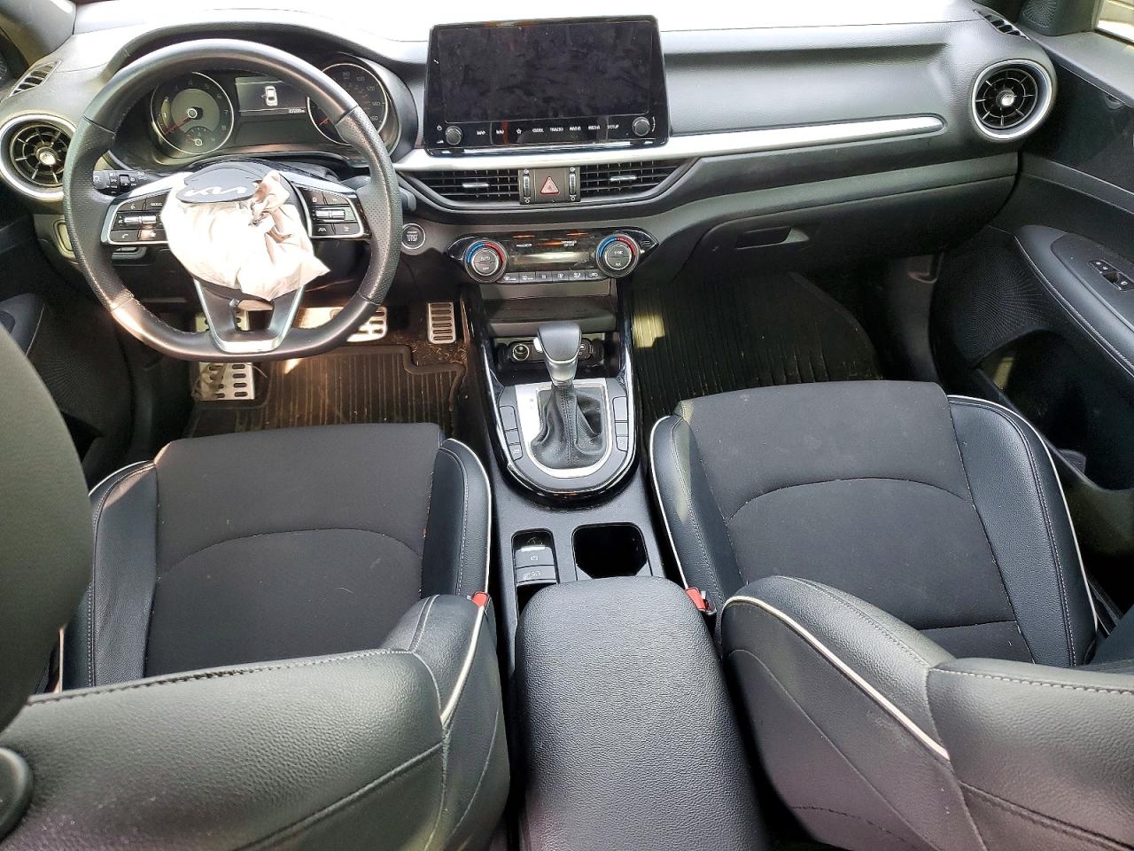 2024 KIA FORTE GT-LINE photo 15