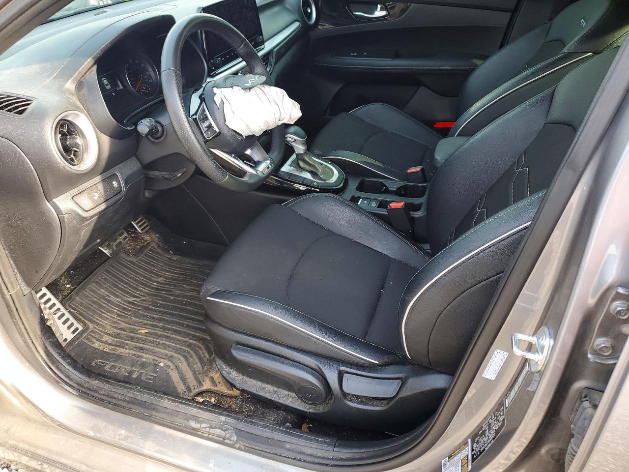 2024 KIA FORTE GT-LINE photo 13