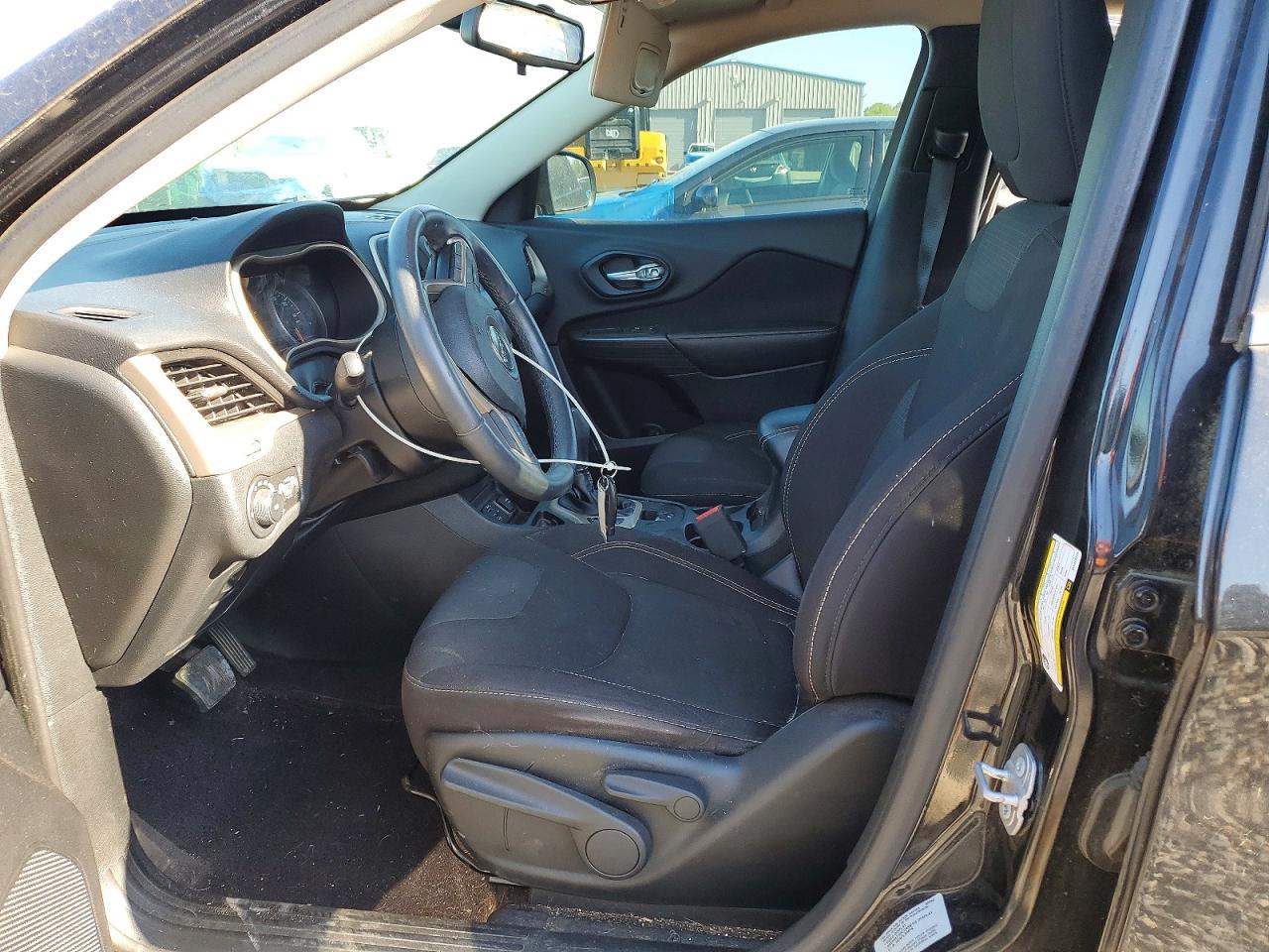 2016 JEEP CHEROKEE LATITUDE photo 19