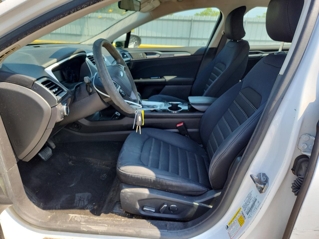 2015 FORD FUSION SE photo 13