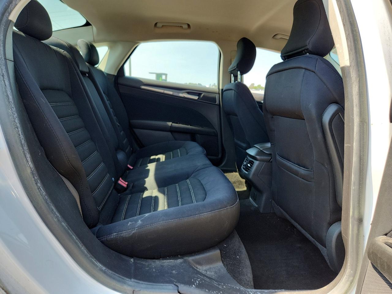 2015 FORD FUSION SE photo 19