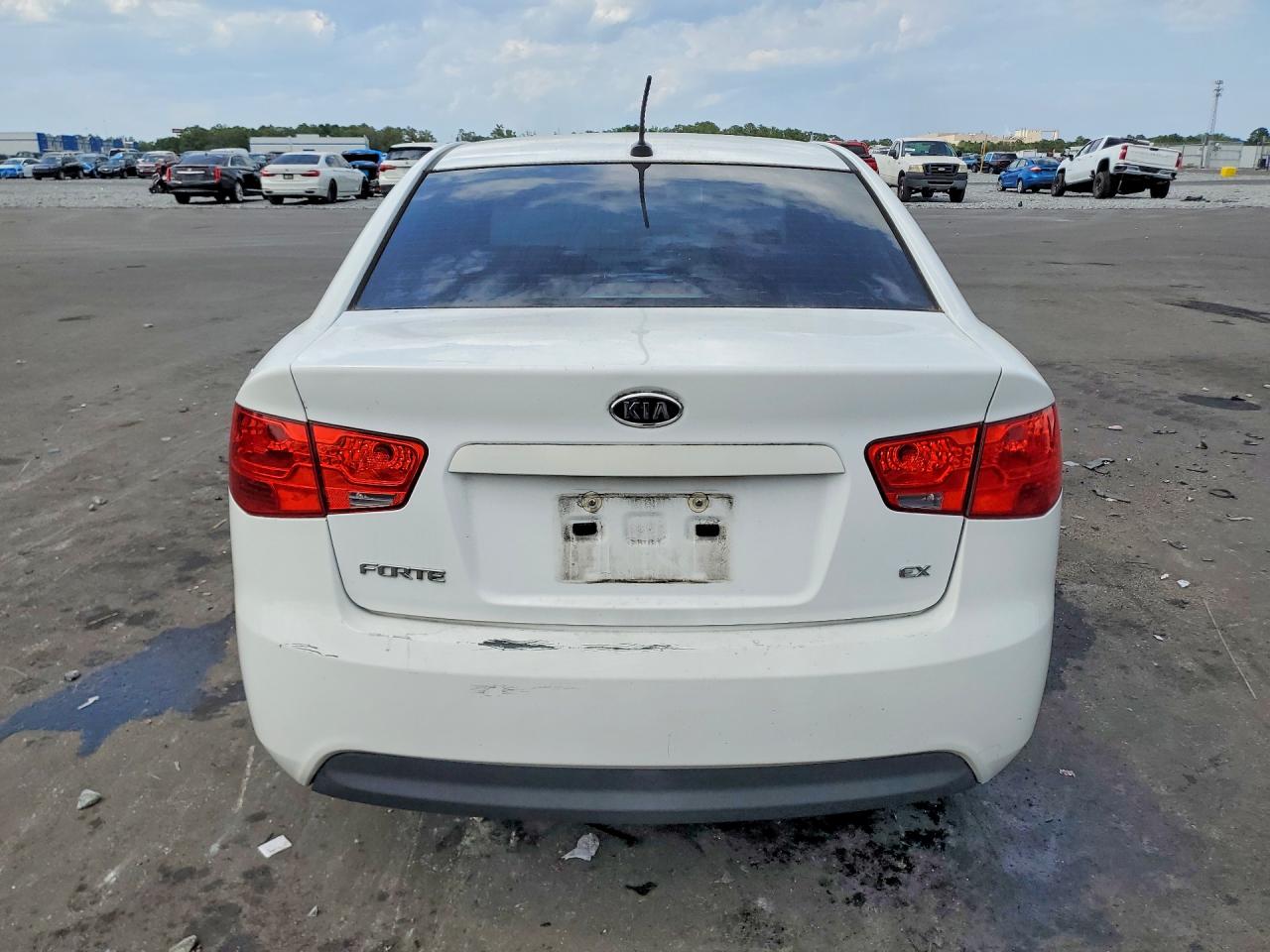 2010 KIA FORTE EX photo 16